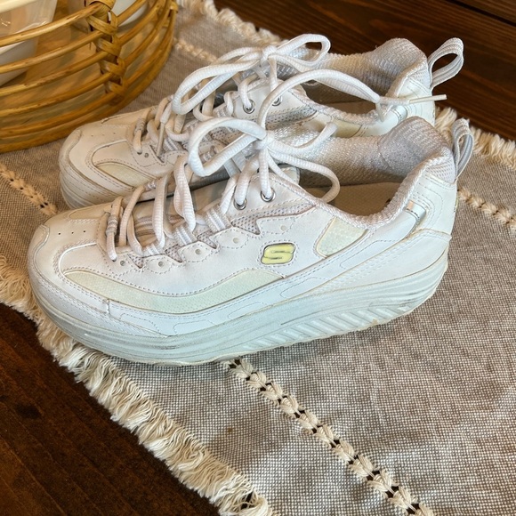 Skechers Shape -Ups women’s White Sneakers, size 7.5, exercise, athletic, GUC - Picture 1 of 7